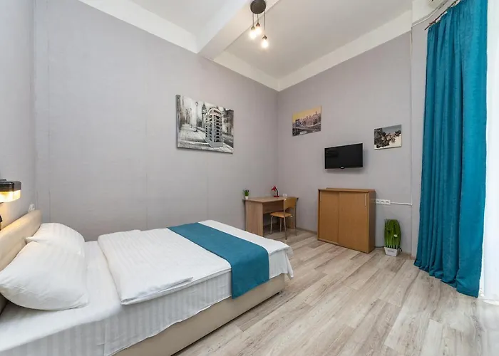 Art Apartment In Maidan