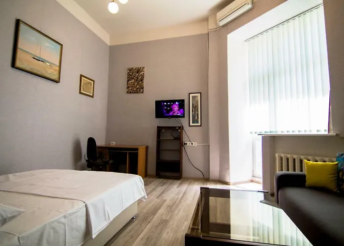 Art Apartment In Maidan